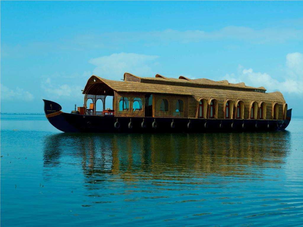 Kumarakom Lake Resort Экстерьер фото